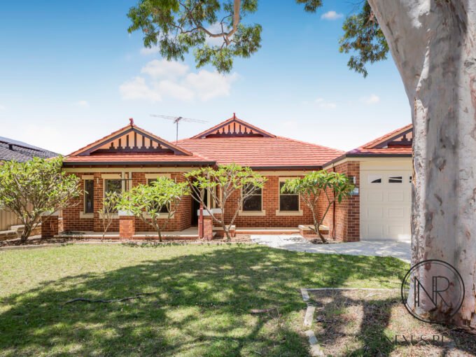 70 Golf Links Drive CARRAMAR WA